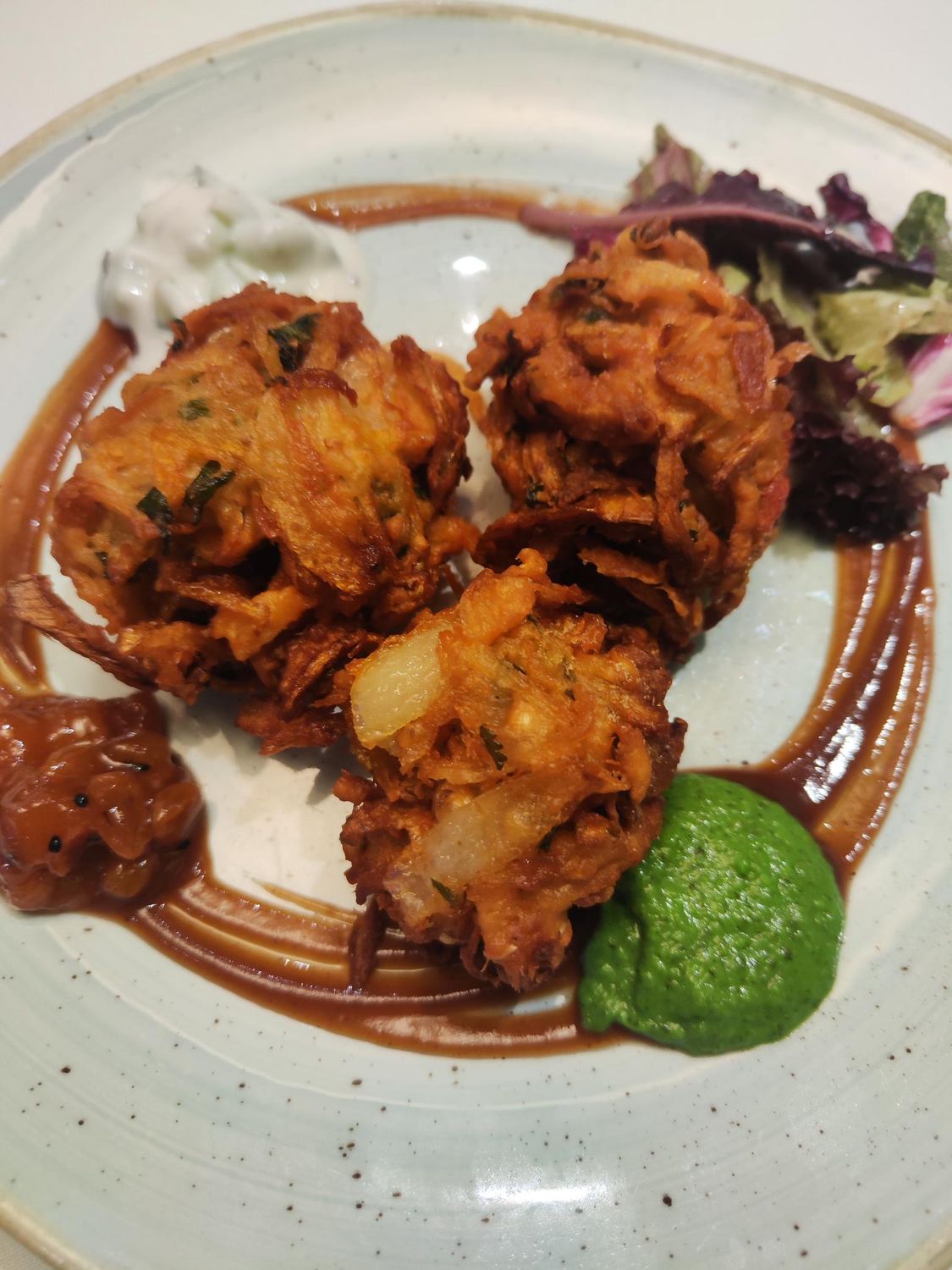 piyaz pakodas (onion bhaji)